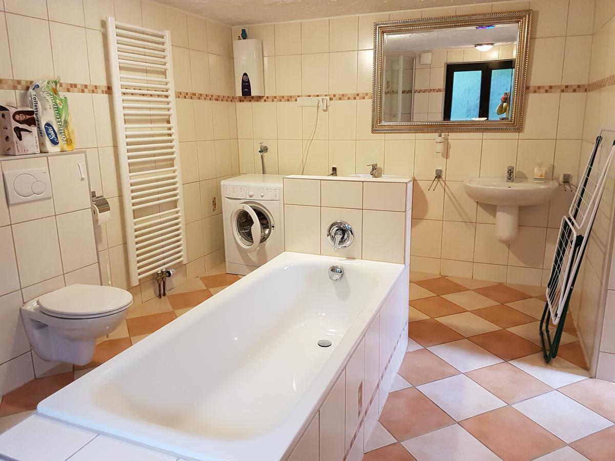 Haus Am Bachgasse - Haus Von 1777 Mit Sauna Zell an der Mosel Εξωτερικό φωτογραφία